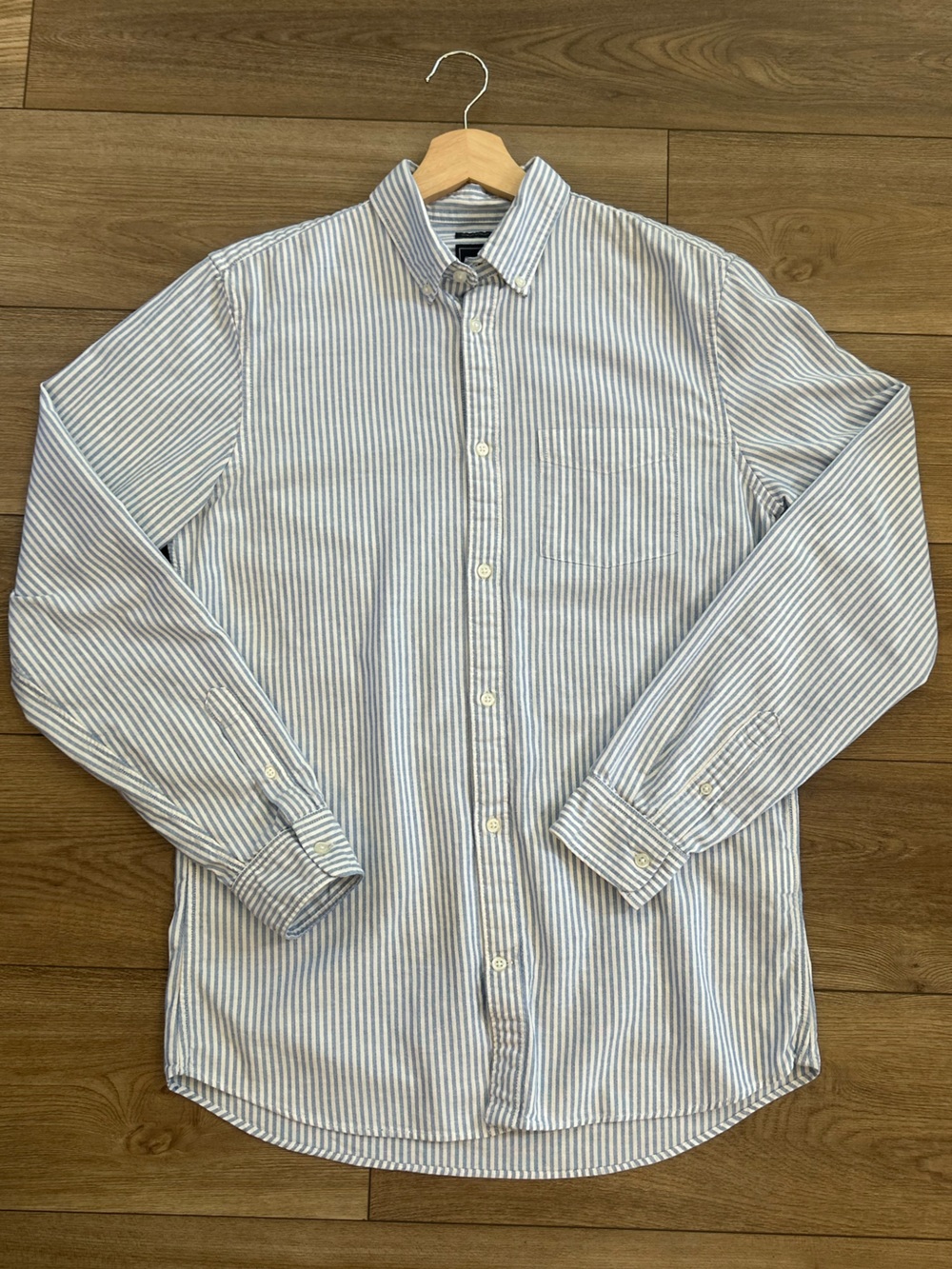 GAP Slim Fit Stretch Blue White Stripe Button Down Shirt MT